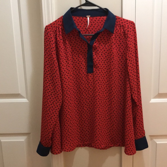 Free People XS blouse top navy horses on red long sl. EX - Picture 2 of 8